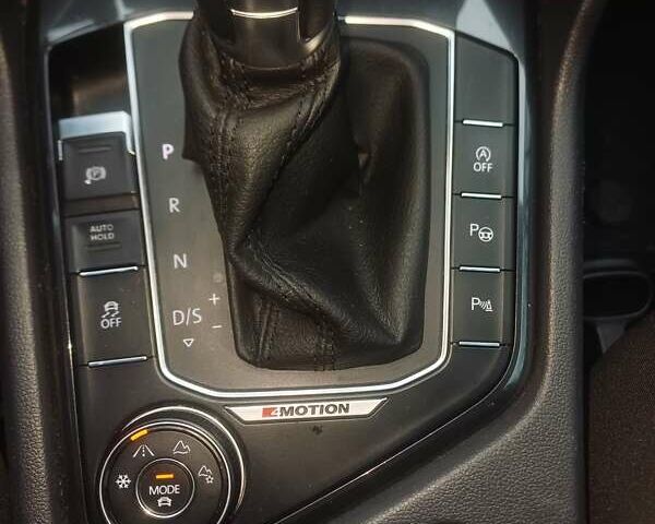 Белый Фольксваген Тигуан, объемом двигателя 1.98 л и пробегом 195 тыс. км за 25000 $, фото 14 на Automoto.ua