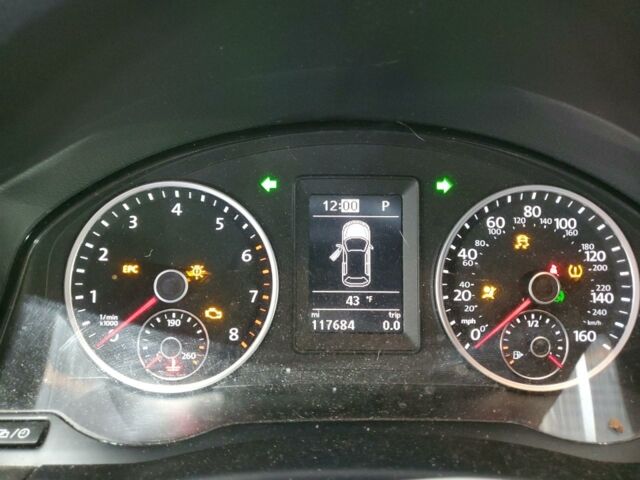 Білий Фольксваген Тігуан, об'ємом двигуна 2 л та пробігом 189 тис. км за 6400 $, фото 8 на Automoto.ua