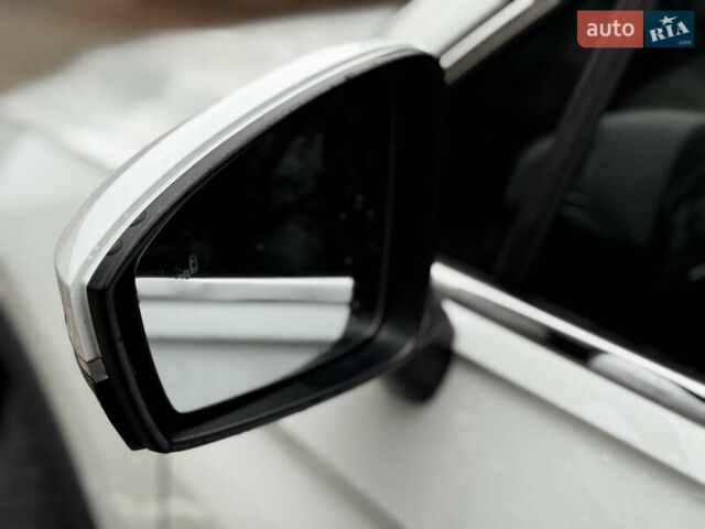 Белый Фольксваген Тигуан, объемом двигателя 2 л и пробегом 120 тыс. км за 22200 $, фото 11 на Automoto.ua