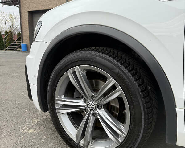 Белый Фольксваген Тигуан, объемом двигателя 1.97 л и пробегом 278 тыс. км за 25500 $, фото 18 на Automoto.ua