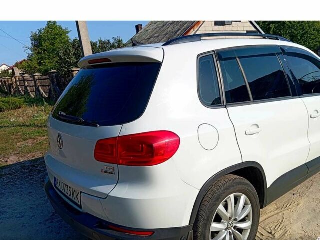Білий Фольксваген Тігуан, об'ємом двигуна 2 л та пробігом 98 тис. км за 7000 $, фото 4 на Automoto.ua