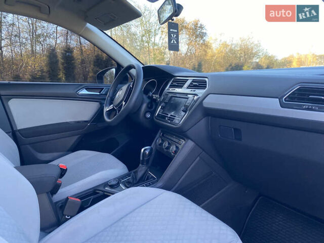 Белый Фольксваген Тигуан, объемом двигателя 2 л и пробегом 166 тыс. км за 14700 $, фото 40 на Automoto.ua