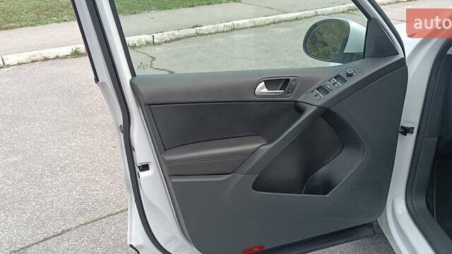 Белый Фольксваген Тигуан, объемом двигателя 2 л и пробегом 228 тыс. км за 13850 $, фото 30 на Automoto.ua