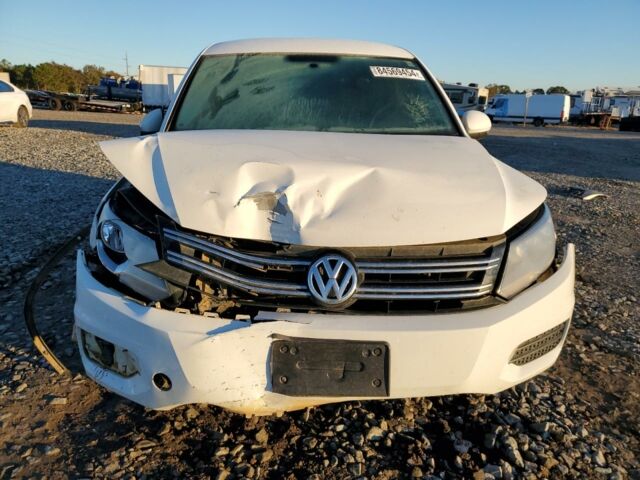 Білий Фольксваген Тігуан, об'ємом двигуна 2 л та пробігом 186 тис. км за 6700 $, фото 1 на Automoto.ua