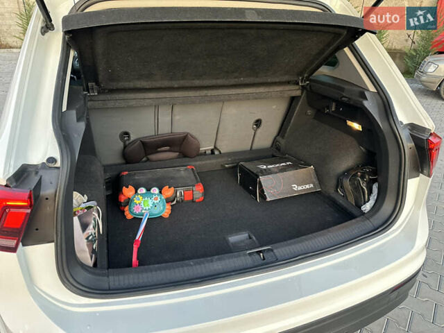 Белый Фольксваген Тигуан, объемом двигателя 1.97 л и пробегом 258 тыс. км за 23300 $, фото 37 на Automoto.ua