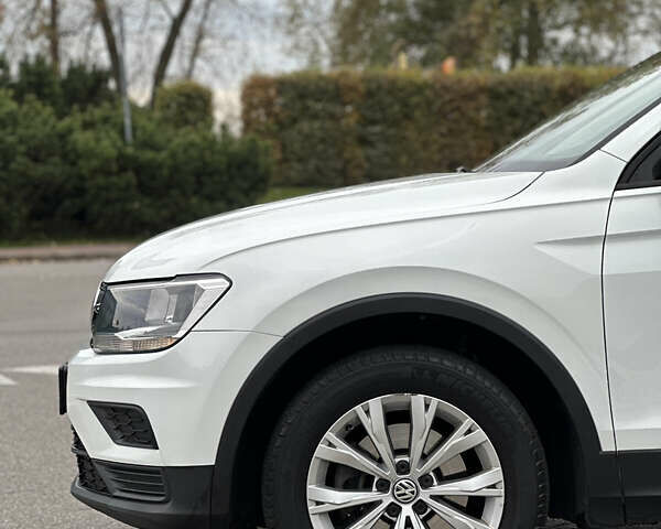 Білий Фольксваген Тігуан, об'ємом двигуна 2 л та пробігом 144 тис. км за 19500 $, фото 11 на Automoto.ua