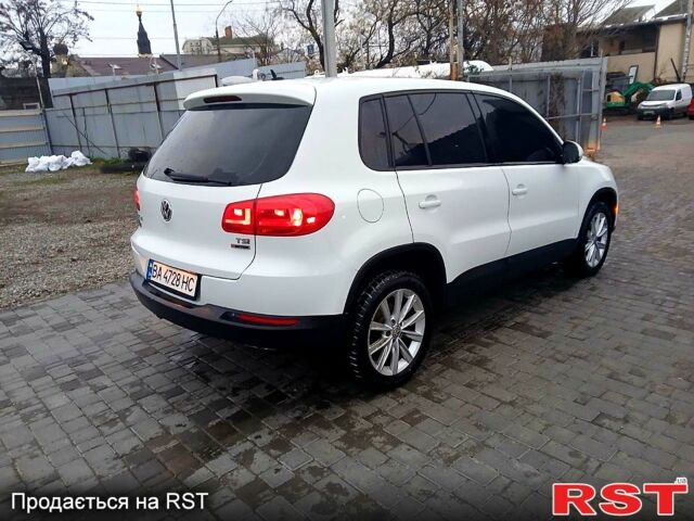 Белый Фольксваген Тигуан, объемом двигателя 2 л и пробегом 174 тыс. км за 15000 $, фото 4 на Automoto.ua