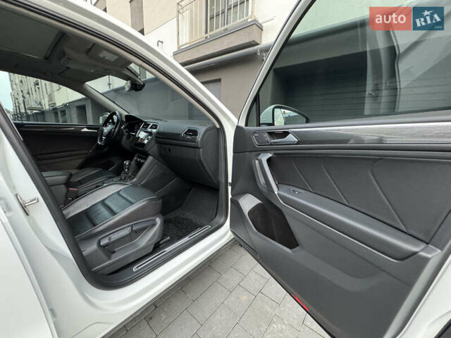 Білий Фольксваген Тігуан, об'ємом двигуна 1.98 л та пробігом 74 тис. км за 22222 $, фото 30 на Automoto.ua