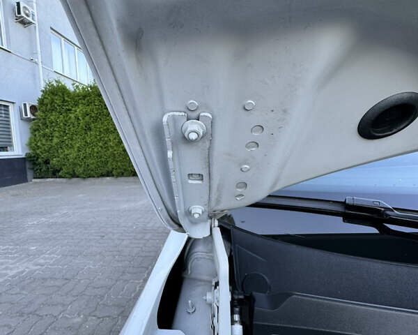 Білий Фольксваген Тігуан, об'ємом двигуна 1.98 л та пробігом 156 тис. км за 26500 $, фото 17 на Automoto.ua