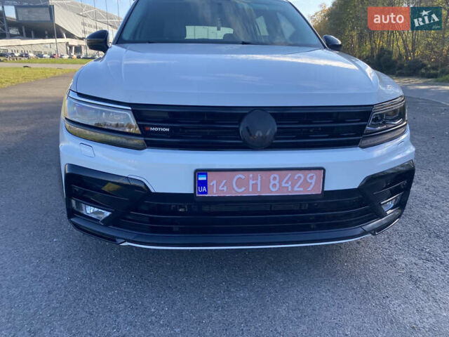 Белый Фольксваген Тигуан, объемом двигателя 2 л и пробегом 166 тыс. км за 14700 $, фото 3 на Automoto.ua