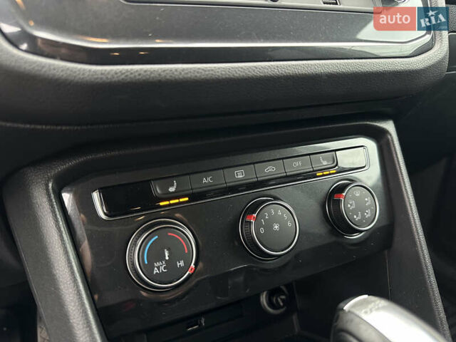 Білий Фольксваген Тігуан, об'ємом двигуна 2 л та пробігом 144 тис. км за 19500 $, фото 27 на Automoto.ua