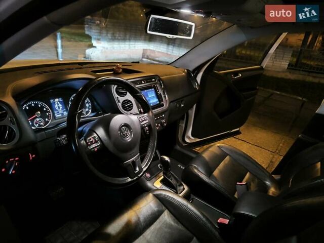 Белый Фольксваген Тигуан, объемом двигателя 1.98 л и пробегом 145 тыс. км за 14200 $, фото 77 на Automoto.ua