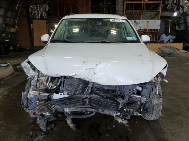 Білий Фольксваген Тігуан, об'ємом двигуна 2 л та пробігом 189 тис. км за 6400 $, фото 1 на Automoto.ua