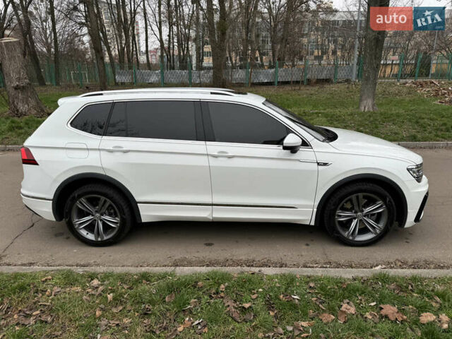 Білий Фольксваген Тігуан, об'ємом двигуна 1.98 л та пробігом 104 тис. км за 25600 $, фото 1 на Automoto.ua