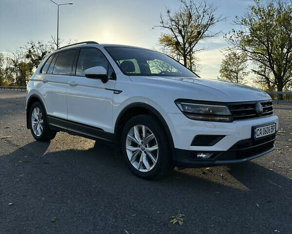 Белый Фольксваген Тигуан, объемом двигателя 1.97 л и пробегом 146 тыс. км за 25900 $, фото 1 на Automoto.ua