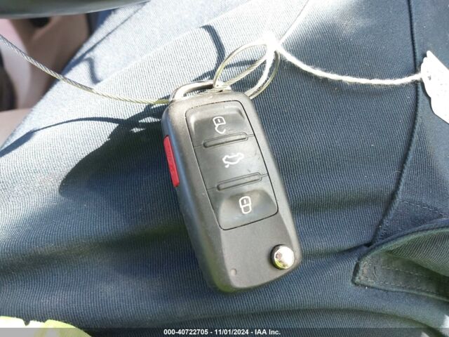 Білий Фольксваген Тігуан, об'ємом двигуна 2 л та пробігом 152 тис. км за 7600 $, фото 8 на Automoto.ua