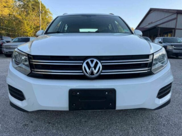 Белый Фольксваген Тигуан, объемом двигателя 2 л и пробегом 59 тыс. км за 10500 $, фото 1 на Automoto.ua