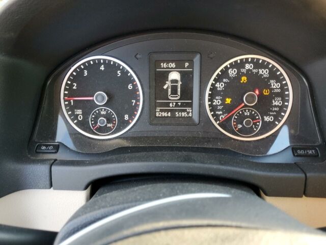 Білий Фольксваген Тігуан, об'ємом двигуна 2 л та пробігом 133 тис. км за 8300 $, фото 8 на Automoto.ua