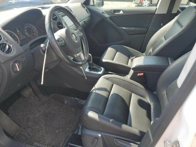 Білий Фольксваген Тігуан, об'ємом двигуна 0 л та пробігом 66 тис. км за 2000 $, фото 6 на Automoto.ua