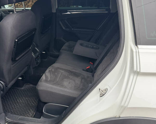 Белый Фольксваген Тигуан, объемом двигателя 1.97 л и пробегом 189 тыс. км за 25600 $, фото 12 на Automoto.ua