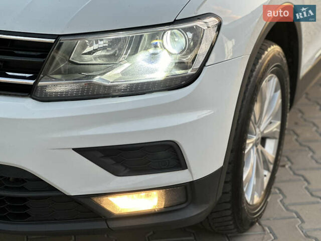 Белый Фольксваген Тигуан, объемом двигателя 1.97 л и пробегом 258 тыс. км за 23300 $, фото 19 на Automoto.ua