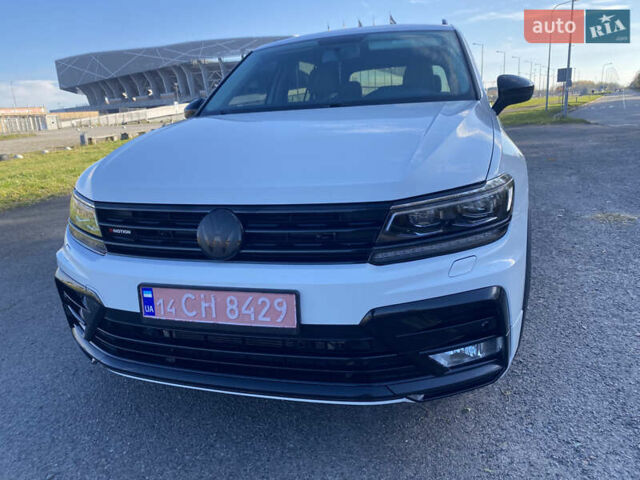 Белый Фольксваген Тигуан, объемом двигателя 2 л и пробегом 166 тыс. км за 14700 $, фото 5 на Automoto.ua