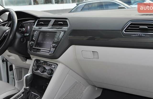 Белый Фольксваген Тигуан, объемом двигателя 1.98 л и пробегом 54 тыс. км за 27700 $, фото 22 на Automoto.ua