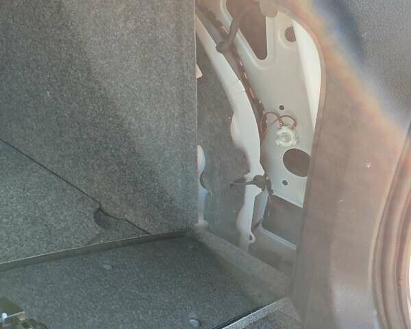 Белый Фольксваген Тигуан, объемом двигателя 2 л и пробегом 93 тыс. км за 13500 $, фото 29 на Automoto.ua