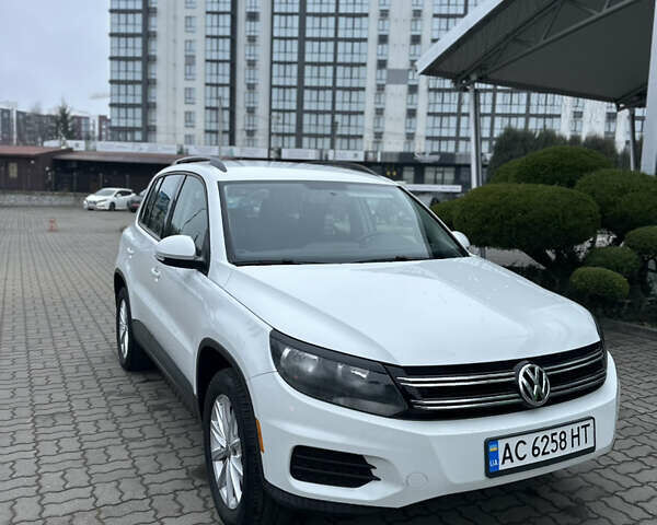 Белый Фольксваген Тигуан, объемом двигателя 1.98 л и пробегом 197 тыс. км за 11900 $, фото 1 на Automoto.ua