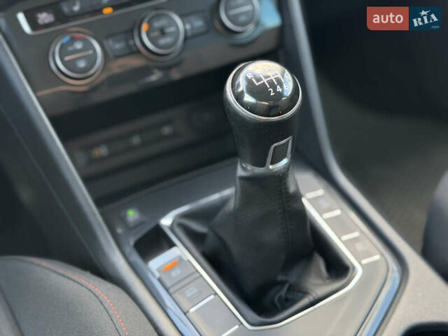 Белый Фольксваген Тигуан, объемом двигателя 2 л и пробегом 207 тыс. км за 20900 $, фото 18 на Automoto.ua