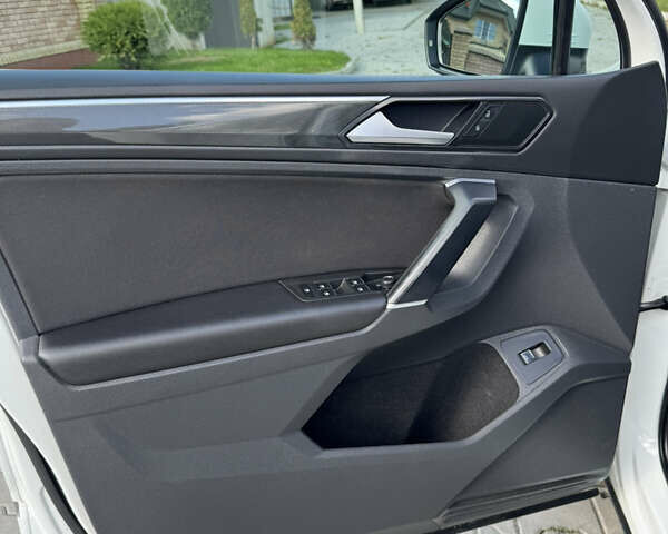 Белый Фольксваген Тигуан, объемом двигателя 1.97 л и пробегом 179 тыс. км за 25500 $, фото 8 на Automoto.ua