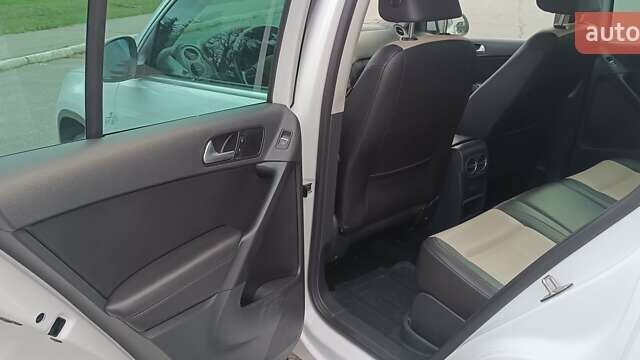 Белый Фольксваген Тигуан, объемом двигателя 2 л и пробегом 228 тыс. км за 13850 $, фото 39 на Automoto.ua