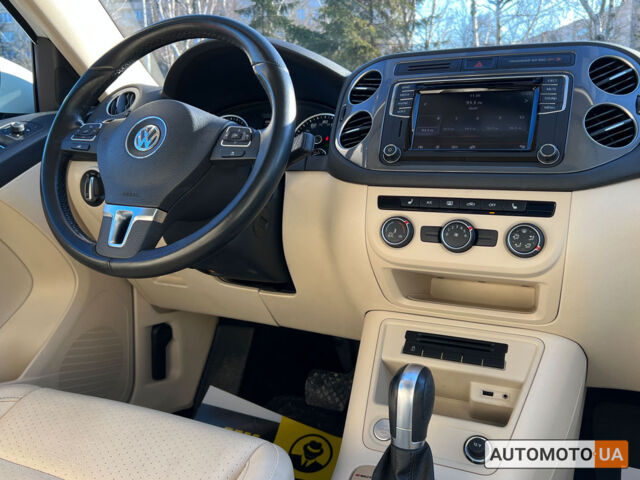 Білий Фольксваген Тігуан, об'ємом двигуна 2 л та пробігом 150 тис. км за 15999 $, фото 11 на Automoto.ua