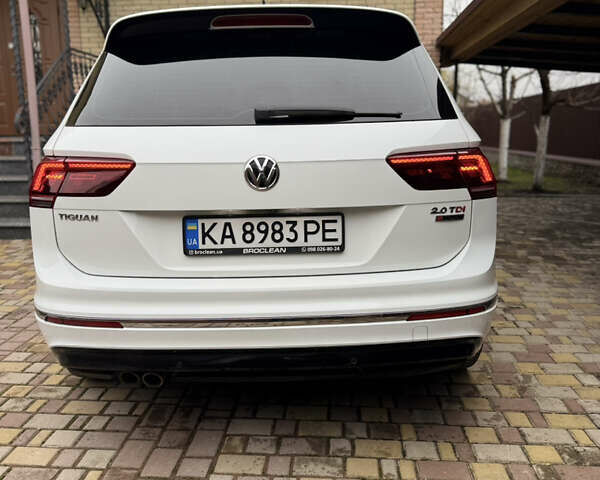 Белый Фольксваген Тигуан, объемом двигателя 1.97 л и пробегом 189 тыс. км за 25600 $, фото 4 на Automoto.ua