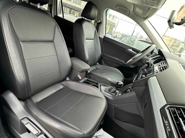 Белый Фольксваген Тигуан, объемом двигателя 2 л и пробегом 99 тыс. км за 18450 $, фото 6 на Automoto.ua