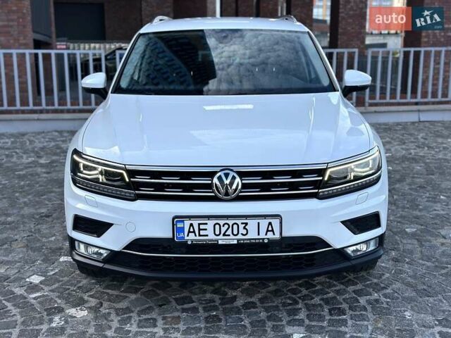 Фольксваген Тигуан 2017 в Днепре (Днепропетровске) на Automoto.ua Белый Фольксваген Тигуан, объемом двигателя 1.98 л и пробегом 88 тыс. км за 24900 $, фото 7 на Automoto.ua