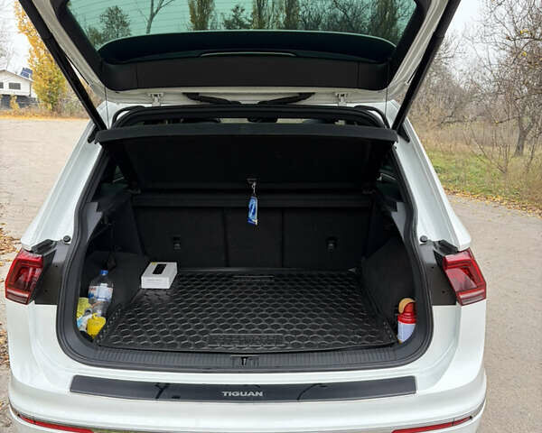 Белый Фольксваген Тигуан, объемом двигателя 1.97 л и пробегом 167 тыс. км за 28000 $, фото 9 на Automoto.ua