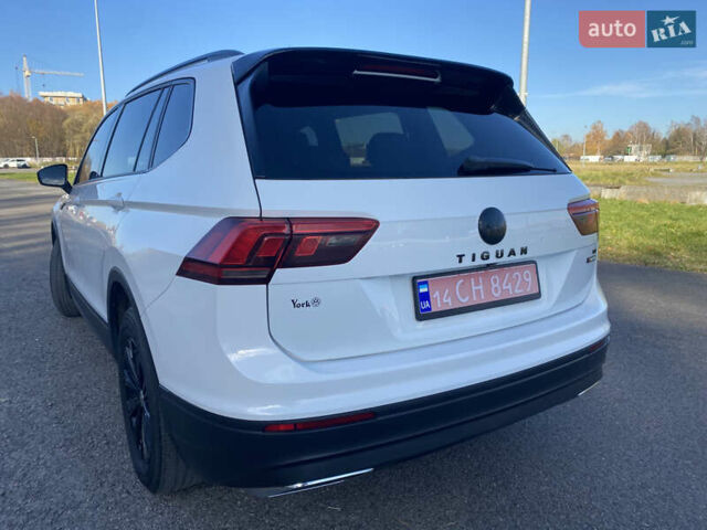 Белый Фольксваген Тигуан, объемом двигателя 2 л и пробегом 166 тыс. км за 14700 $, фото 18 на Automoto.ua