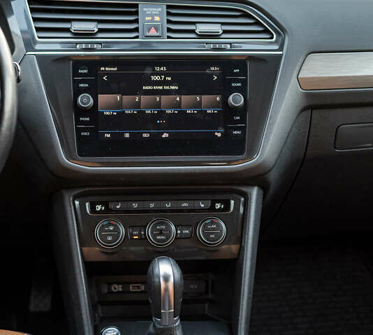 Білий Фольксваген Тігуан, об'ємом двигуна 2 л та пробігом 169 тис. км за 20900 $, фото 28 на Automoto.ua