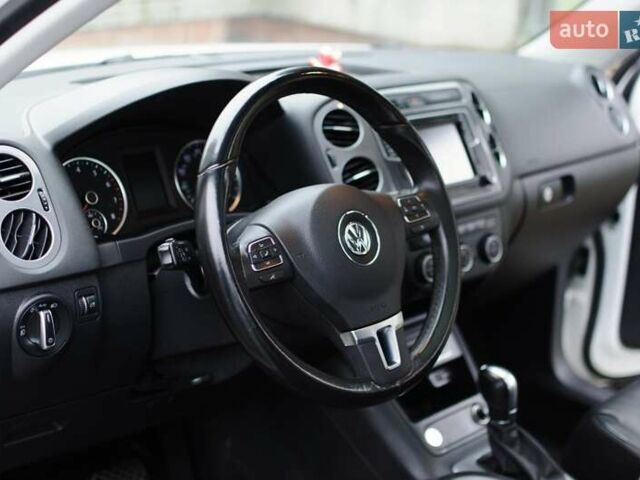 Белый Фольксваген Тигуан, объемом двигателя 1.98 л и пробегом 145 тыс. км за 14200 $, фото 39 на Automoto.ua