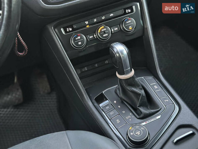 Белый Фольксваген Тигуан, объемом двигателя 1.97 л и пробегом 258 тыс. км за 23300 $, фото 35 на Automoto.ua