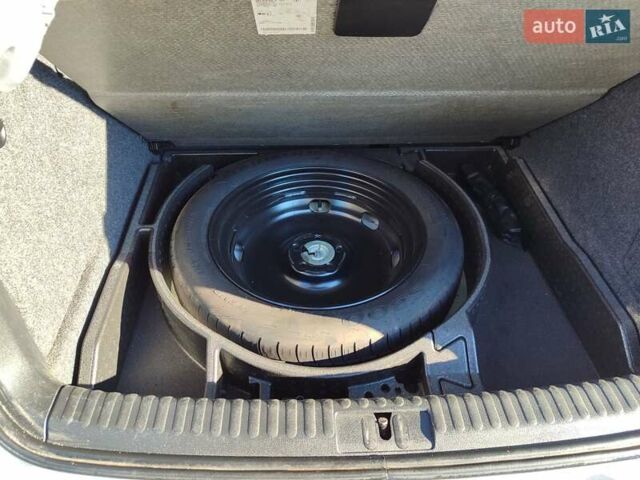 Белый Фольксваген Тигуан, объемом двигателя 2 л и пробегом 93 тыс. км за 13500 $, фото 32 на Automoto.ua