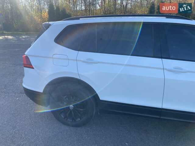 Белый Фольксваген Тигуан, объемом двигателя 2 л и пробегом 166 тыс. км за 14700 $, фото 26 на Automoto.ua