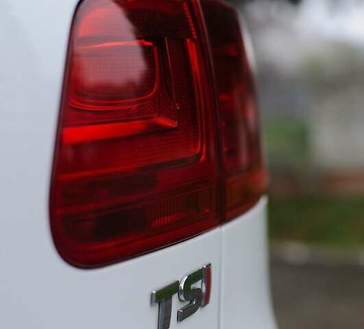 Белый Фольксваген Тигуан, объемом двигателя 1.98 л и пробегом 145 тыс. км за 14200 $, фото 54 на Automoto.ua