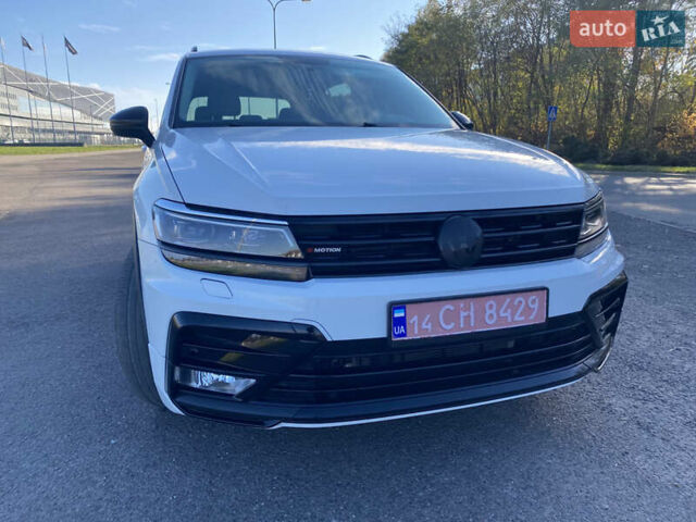 Белый Фольксваген Тигуан, объемом двигателя 2 л и пробегом 166 тыс. км за 14700 $, фото 2 на Automoto.ua