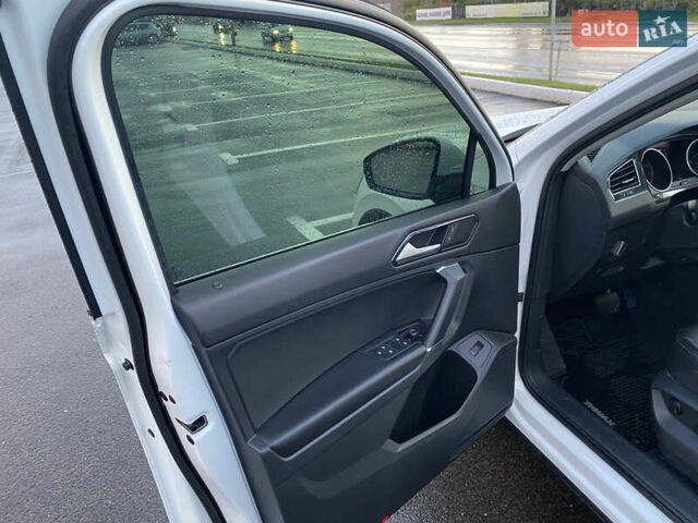 Білий Фольксваген Тігуан, об'ємом двигуна 1.98 л та пробігом 128 тис. км за 24000 $, фото 15 на Automoto.ua