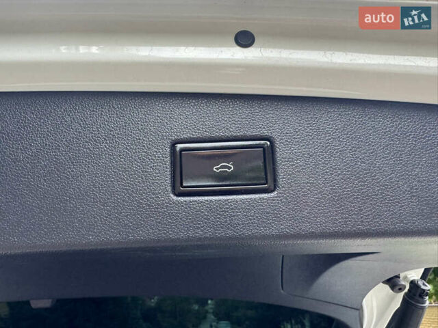 Белый Фольксваген Тигуан, объемом двигателя 1.98 л и пробегом 200 тыс. км за 21950 $, фото 29 на Automoto.ua