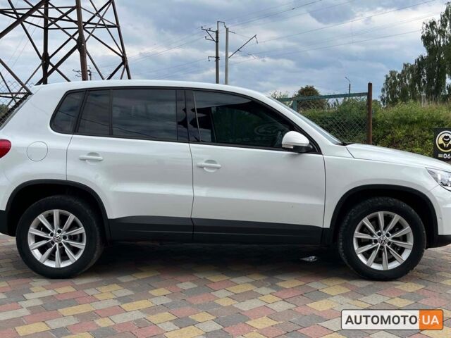 Белый Фольксваген Тигуан, объемом двигателя 2 л и пробегом 83 тыс. км за 14400 $, фото 7 на Automoto.ua