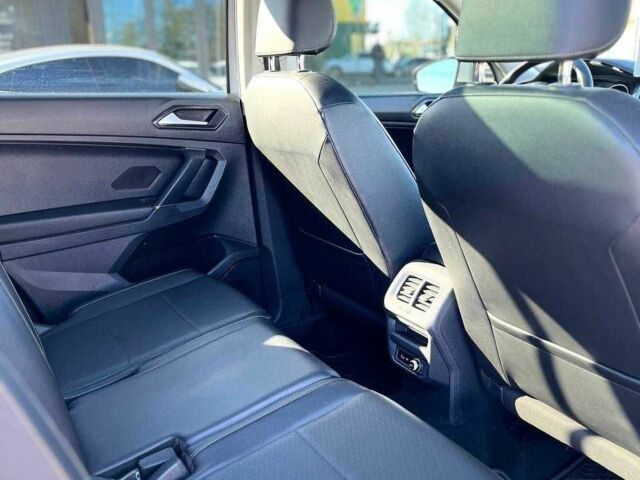 Білий Фольксваген Тігуан, об'ємом двигуна 2 л та пробігом 201 тис. км за 18600 $, фото 8 на Automoto.ua