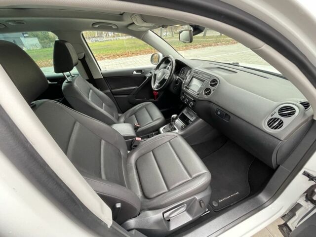 Белый Фольксваген Тигуан, объемом двигателя 2 л и пробегом 113 тыс. км за 13900 $, фото 15 на Automoto.ua